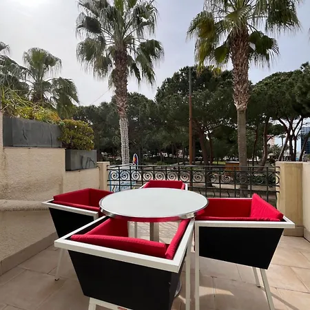 Sur La Pinede A Juan Les Pins Apartment *